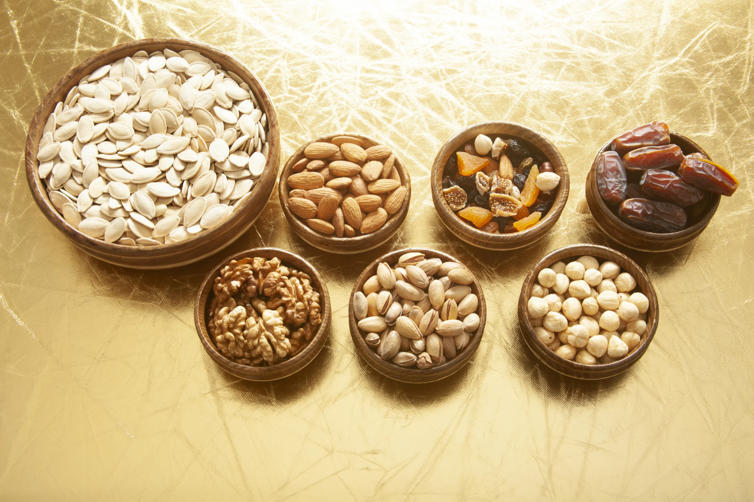 mixed-nuts-and-dried-fruits-2025-01-08-11-38-19-utc